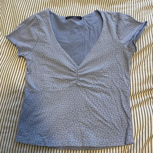 Brandy Melville Blue Floral Gina Top - Picture 2 of 5